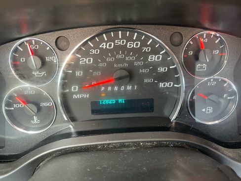 Used 2024 GMC Savana 2500 w/ Driver Convenience Package image 11