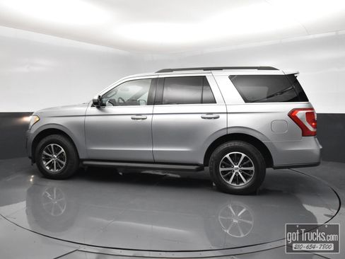 Used 2021 Ford Expedition XLT RWD image 3