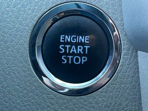 Used 2014 Toyota Highlander XLE AWD/4WD image 16
