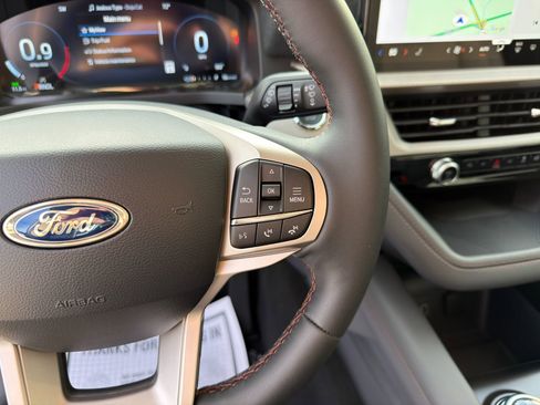 New 2026 Ford Explorer Active image 38