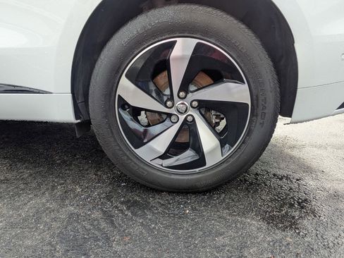 Used 2024 Jaguar F-PACE R-Dynamic S image 23