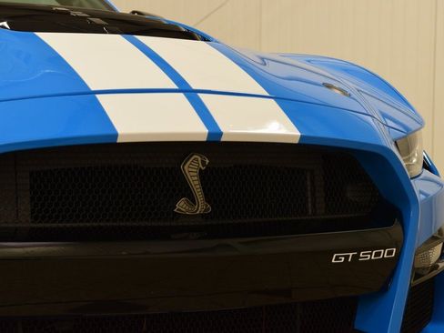 Used 2022 Ford Mustang Shelby GT500 w/ Technology Package image 11