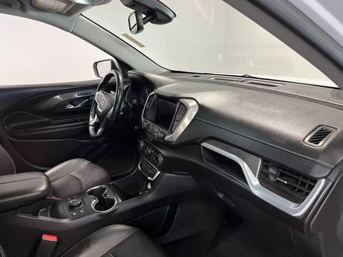Used 2024 GMC Terrain SLT FWD image 11