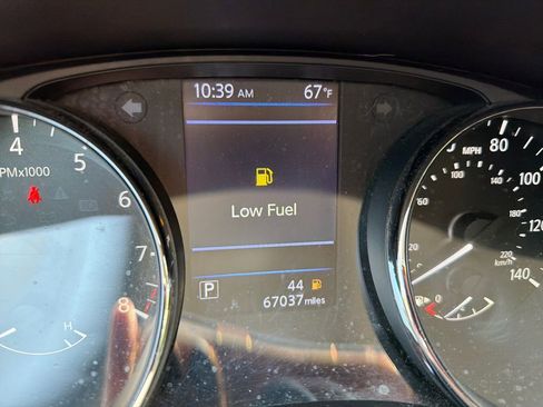 Used 2021 Nissan Rogue Sport SV AWD/4WD image 9