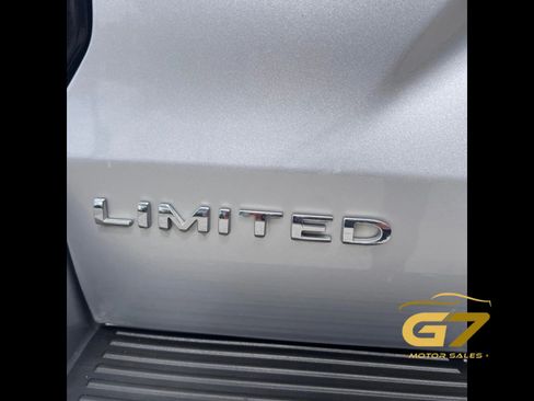 Used 2019 Ford Expedition Limited w/ Texas Edition Package RWD image 11