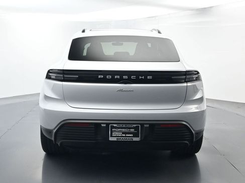 Certified 2025 Porsche Macan Electric RWD image 13