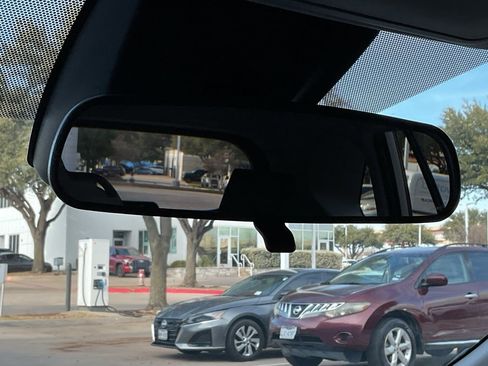 Used 2025 Toyota RAV4 XLE image 28