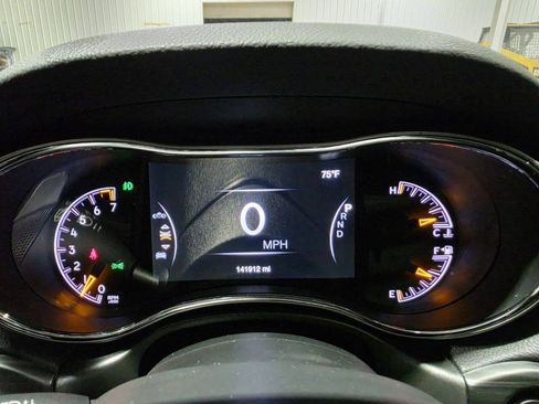 Used 2020 Jeep Grand Cherokee Limited w/ Luxury Group II AWD/4WD image 37