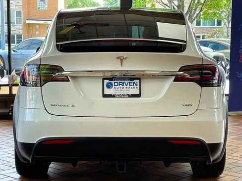 Used 2018 Tesla Model X 75D AWD/4WD image 10