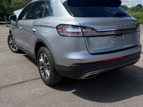 Used 2023 Lincoln Nautilus Reserve AWD/4WD image 2