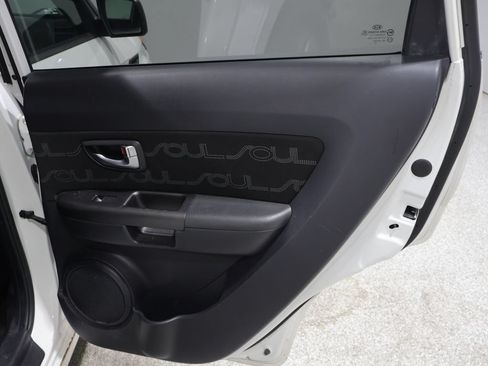 Used 2013 Kia Soul + FWD image 20