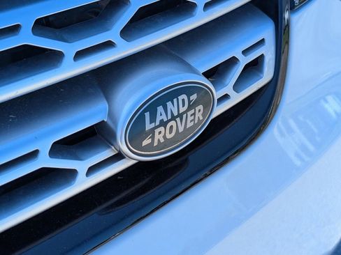Used 2019 Land Rover Discovery HSE image 11