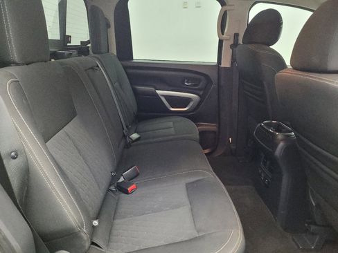 Used 2019 Nissan Titan SV w/ SV Convenience Package image 19