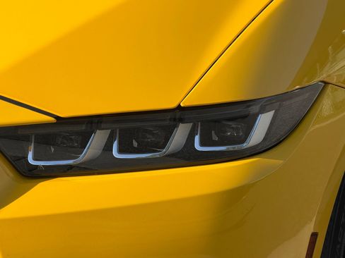 Used 2024 Ford Mustang Premium image 10