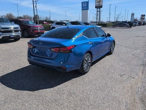 Used 2025 Nissan Altima 2.5 SV image 17