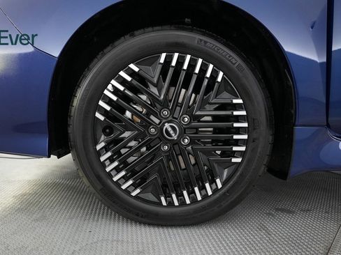 Used 2025 Nissan Leaf SV Plus image 19