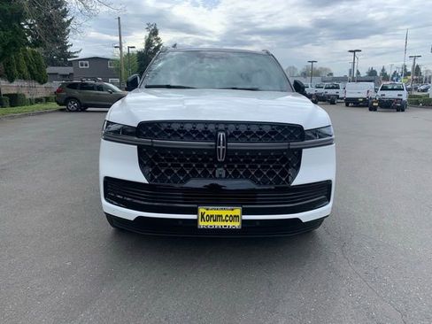 New 2026 Lincoln Navigator L Black Label AWD/4WD image 11