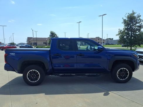 Used 2024 Toyota Tacoma TRD Off-Road AWD/4WD image 7