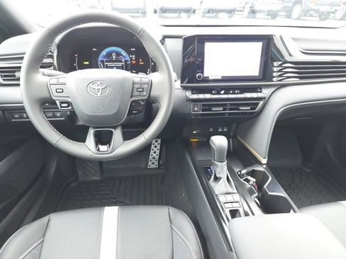 New 2026 Toyota Camry SE image 9