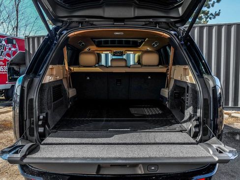New 2026 Land Rover Range Rover Long Wheelbase SE AWD/4WD image 8