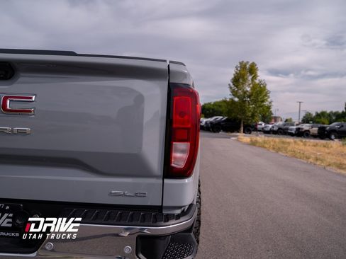Used 2024 GMC Sierra 1500 SLE image 16