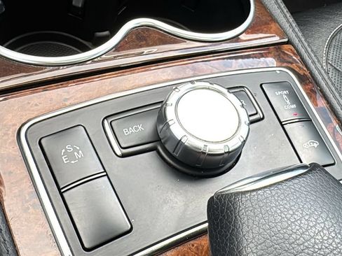 Used 2014 Mercedes-Benz CLS 550 4MATIC w/ Premium 1 Package image 32