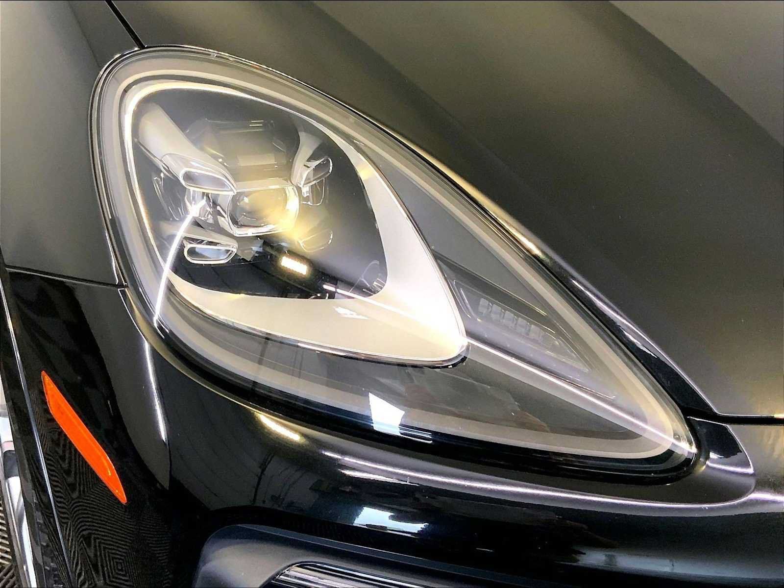 Certified 2023 Porsche Cayenne AWD/4WD image 12