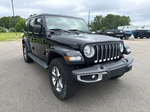 Used 2018 Jeep Wrangler Unlimited Sahara AWD/4WD image 7