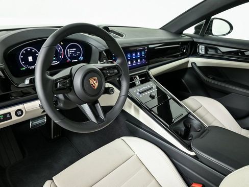 New 2026 Porsche Panamera 4 E-Hybrid image 4