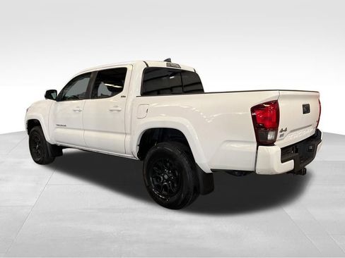 Used 2021 Toyota Tacoma SR5 w/ Technology Package image 3