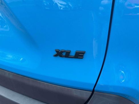 Used 2020 Toyota RAV4 XLE Premium FWD image 8