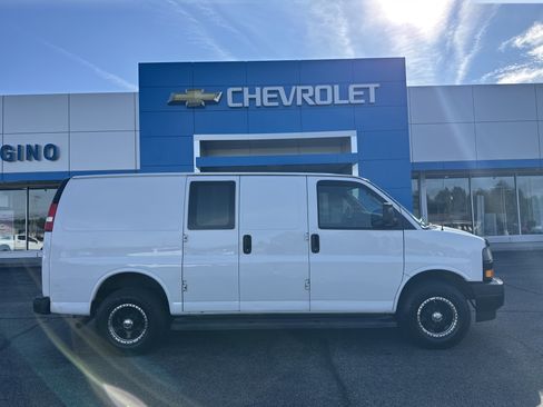 Certified 2019 Chevrolet Express 2500 RWD image 1