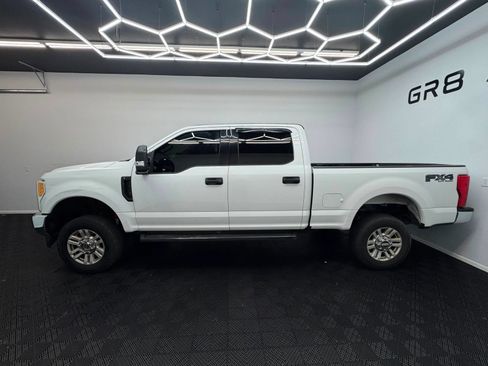 Used 2017 Ford F250 XLT w/ FX4 Off-Road Package AWD/4WD image 4
