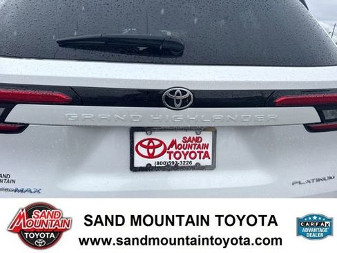 Used 2024 Toyota Grand Highlander MAX Platinum image 11