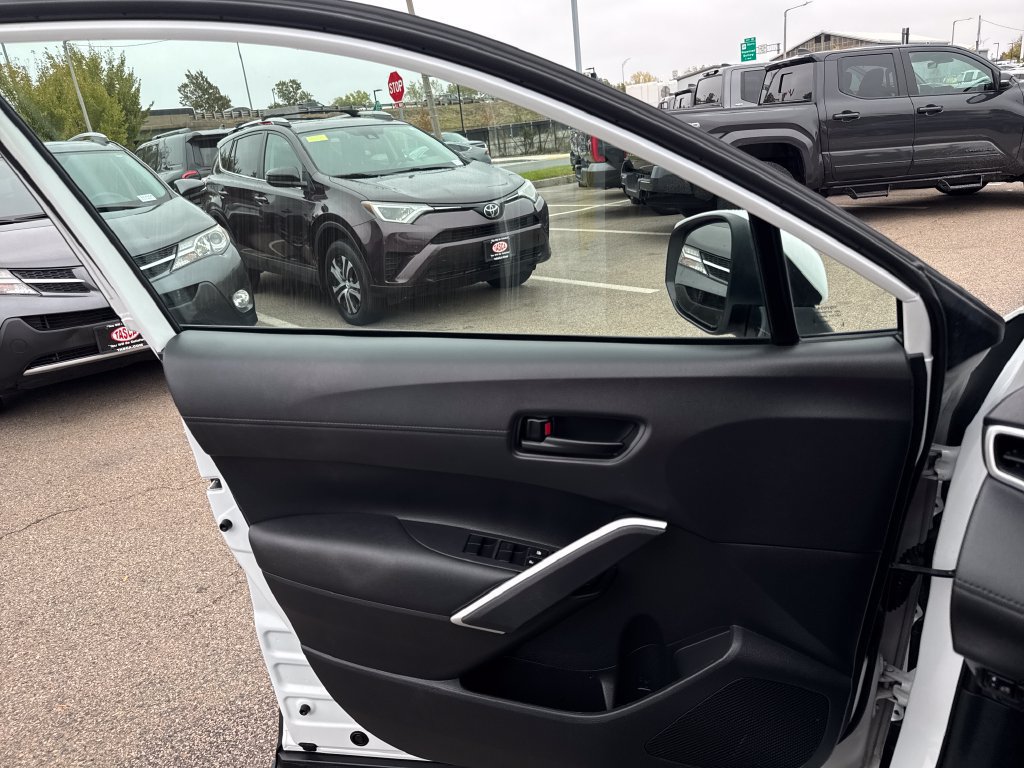 Used 2023 Toyota Corolla Cross LE w/ Moonroof Package AWD/4WD image 35