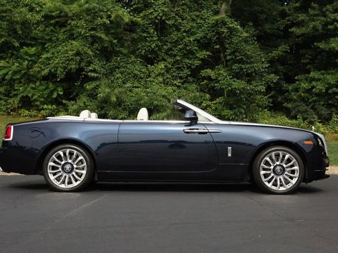 Used 2019 Rolls-Royce Dawn image 40
