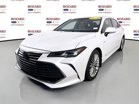 Used 2020 Toyota Avalon Limited image 4