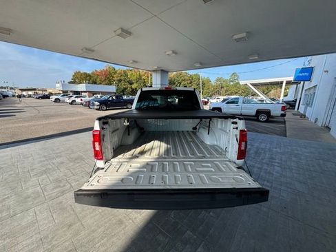 Used 2022 Ford F150 XLT image 9