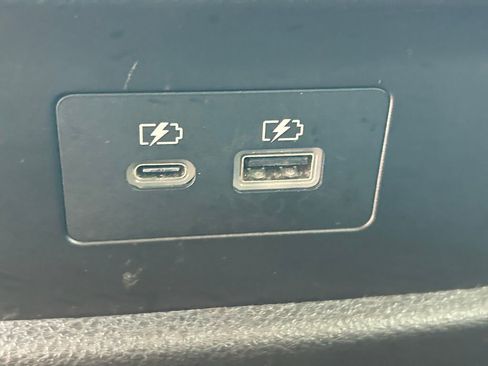 Used 2024 Nissan Pathfinder SV FWD image 21