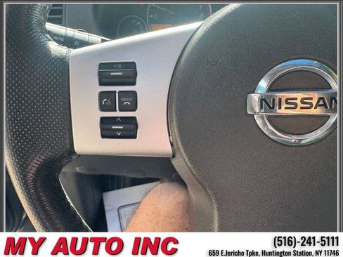 Used 2011 Nissan Pathfinder LE w/ Navigation Pkg AWD/4WD image 22