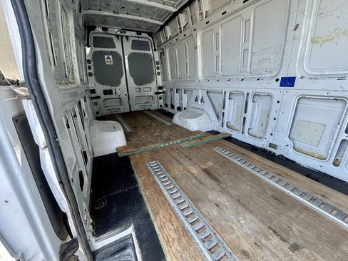 Used 2014 Mercedes-Benz Sprinter 3500 image 10
