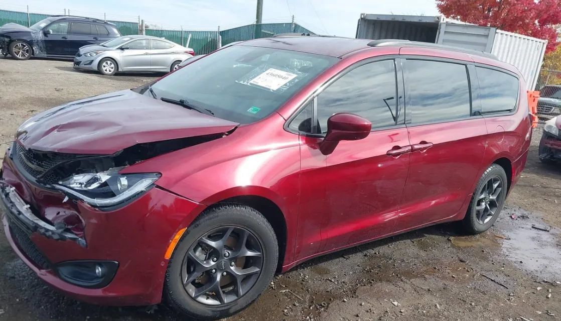 Used 2019 Chrysler Pacifica Touring-L w/ Advanced Safetytec Group FWD image 54