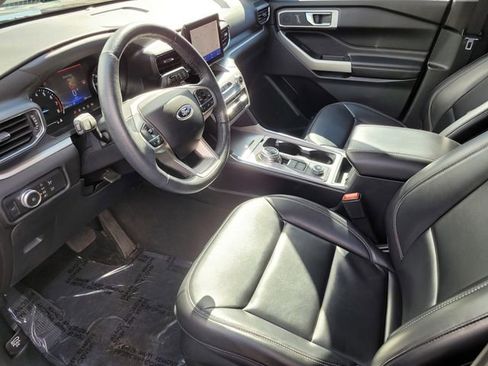 Used 2021 Ford Explorer XLT w/ Equipment Group 202A image 17