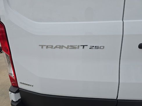 New 2025 Ford Transit 250 148 Medium Roof image 9