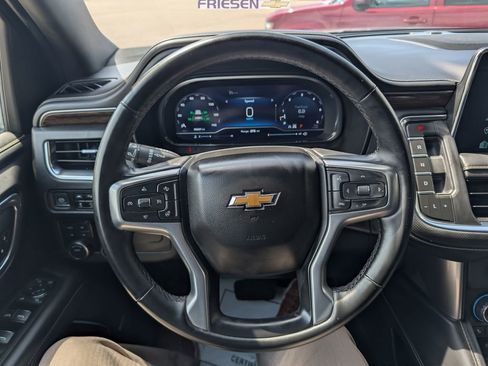 Used 2023 Chevrolet Suburban Premier image 19