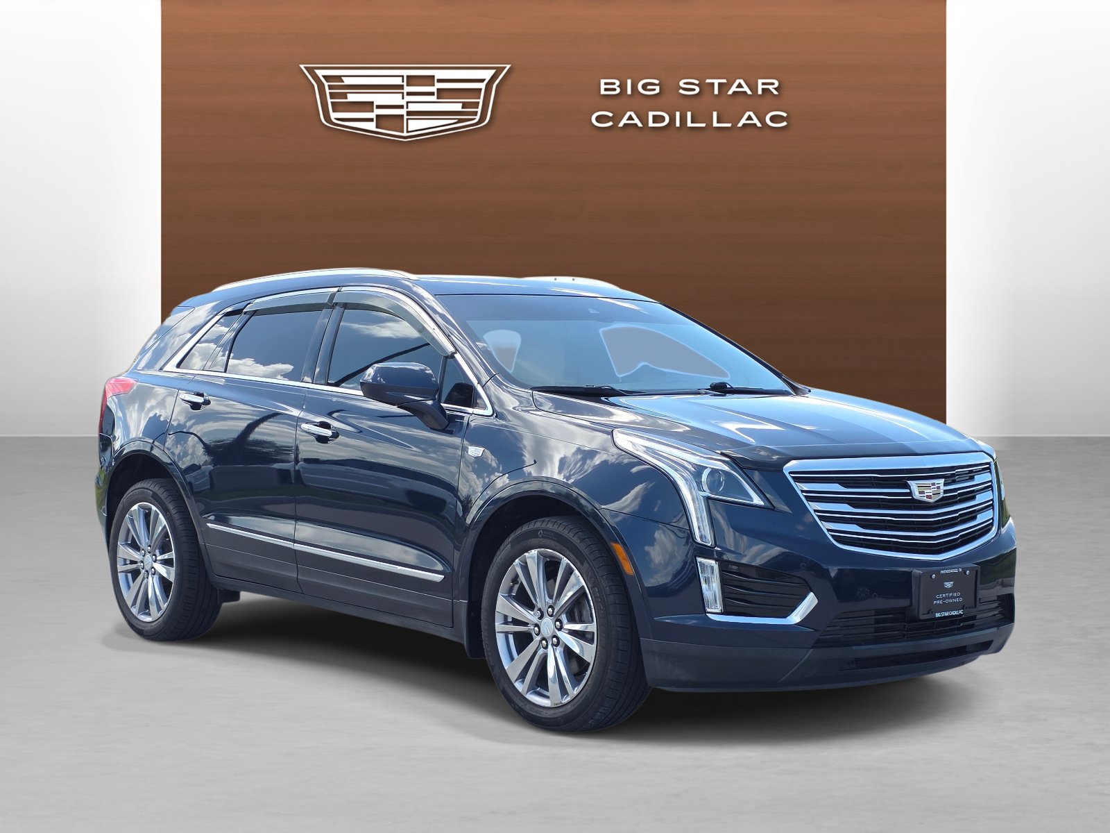 Used 2017 Cadillac XT5 Luxury w/ Driver Awareness Package FWD image 7