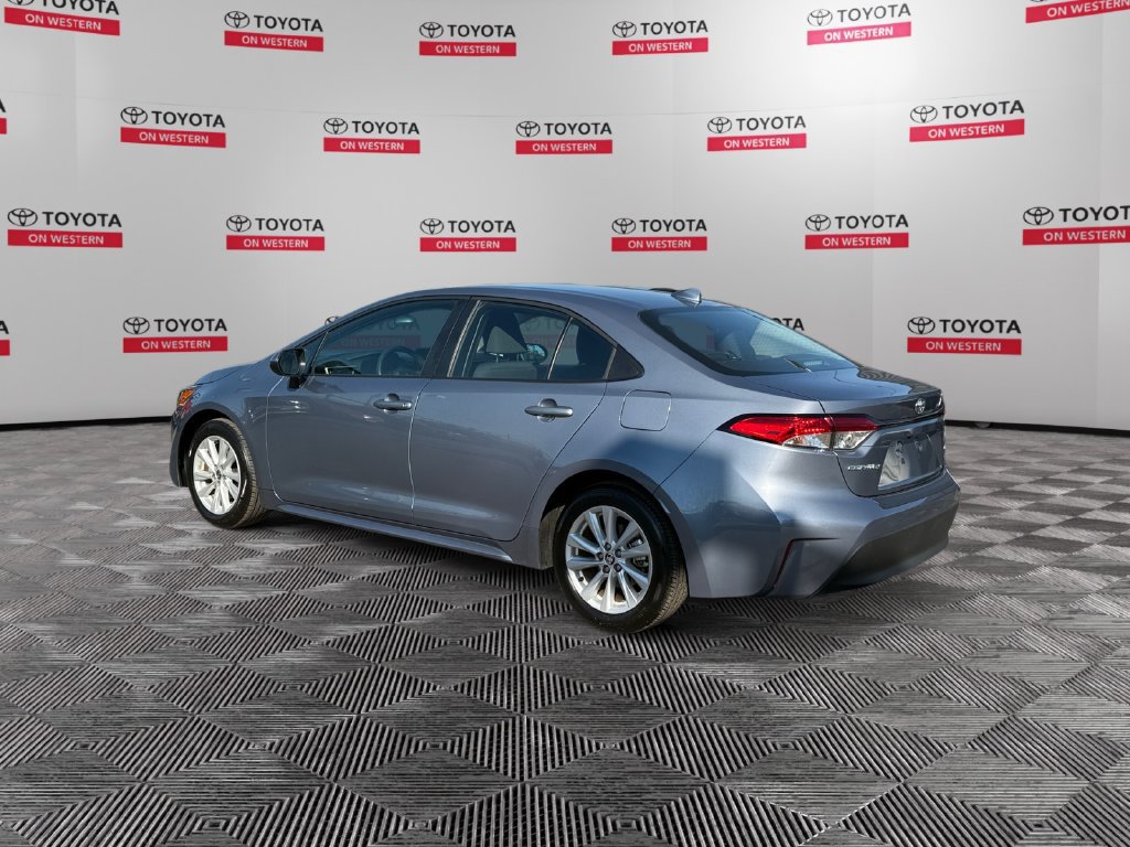 Used 2025 Toyota Corolla LE w/ LE Premium Package FWD image 7