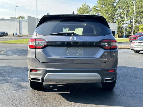 Used 2025 Honda Pilot Touring image 13