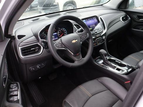 Used 2024 Chevrolet Equinox Premier image 16
