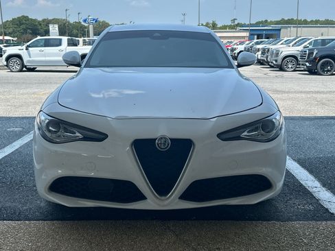 Used 2021 Alfa Romeo Giulia Sprint w/ Cold Weather Package AWD/4WD image 3